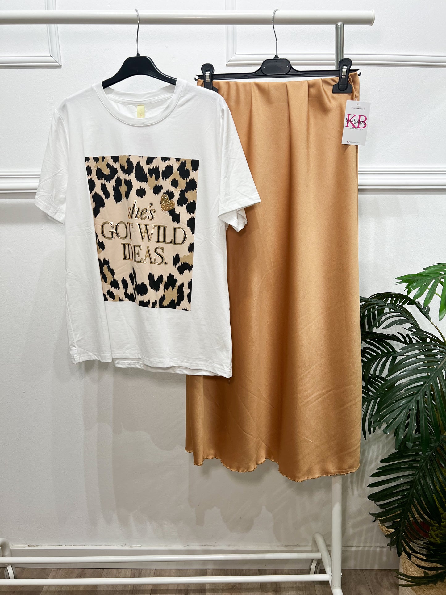 Falda Saten Camel -Talla Unica-