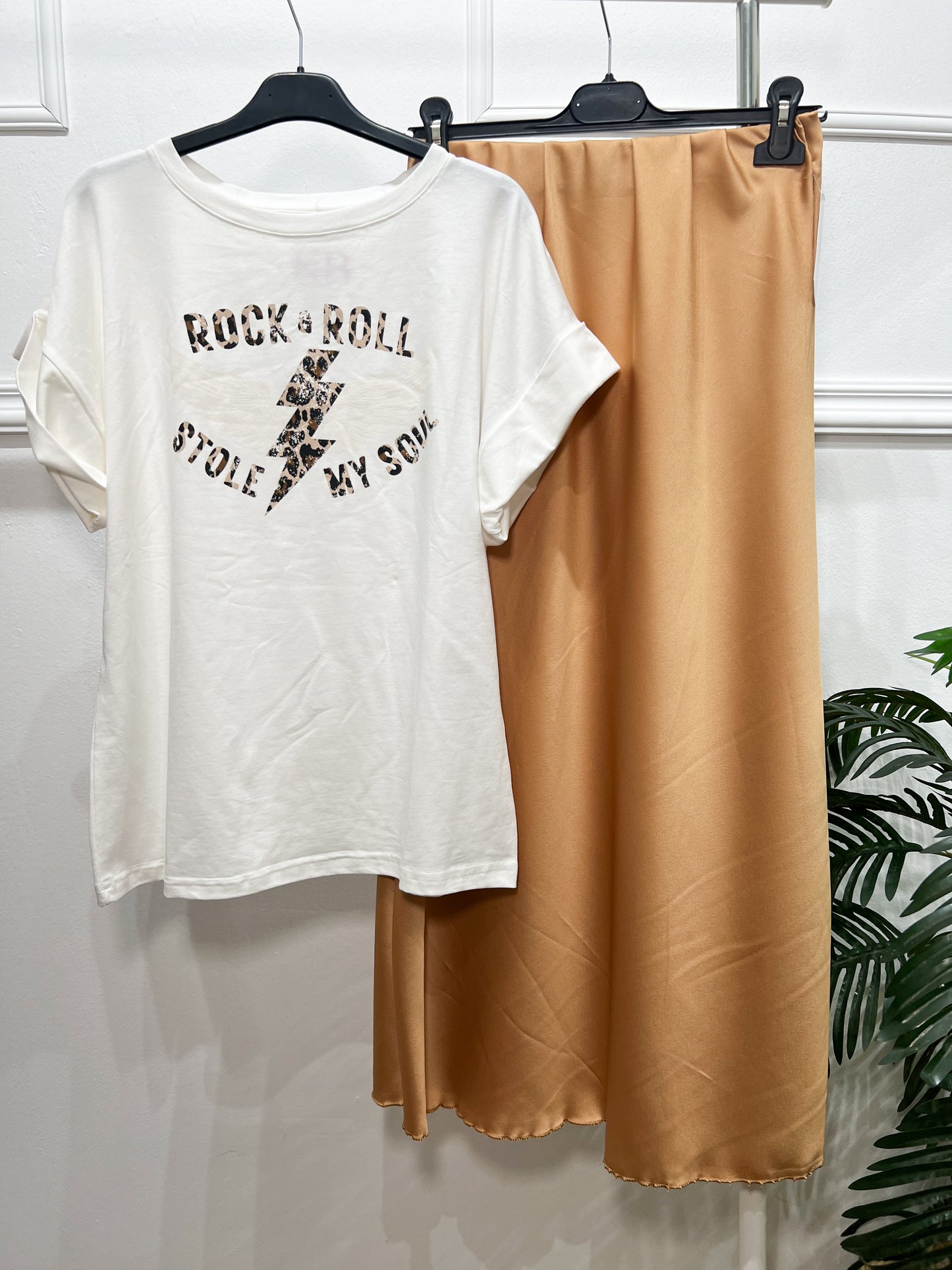 Falda Saten Camel -Talla Unica-