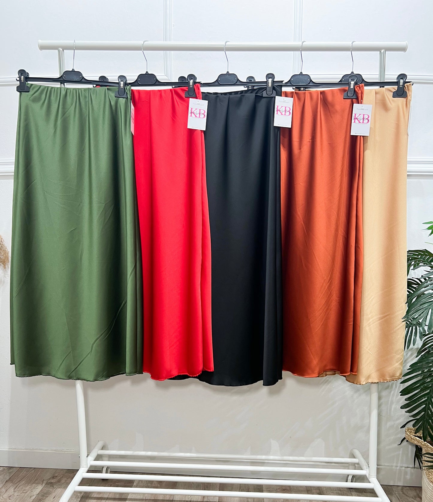 Falda Saten Roja -Talla Unica-